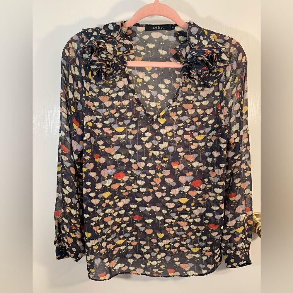 Ark & Co Anthropologie GUC v-neck floral sheer blouse Size Small